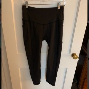 LuluLemon cropped black leggings